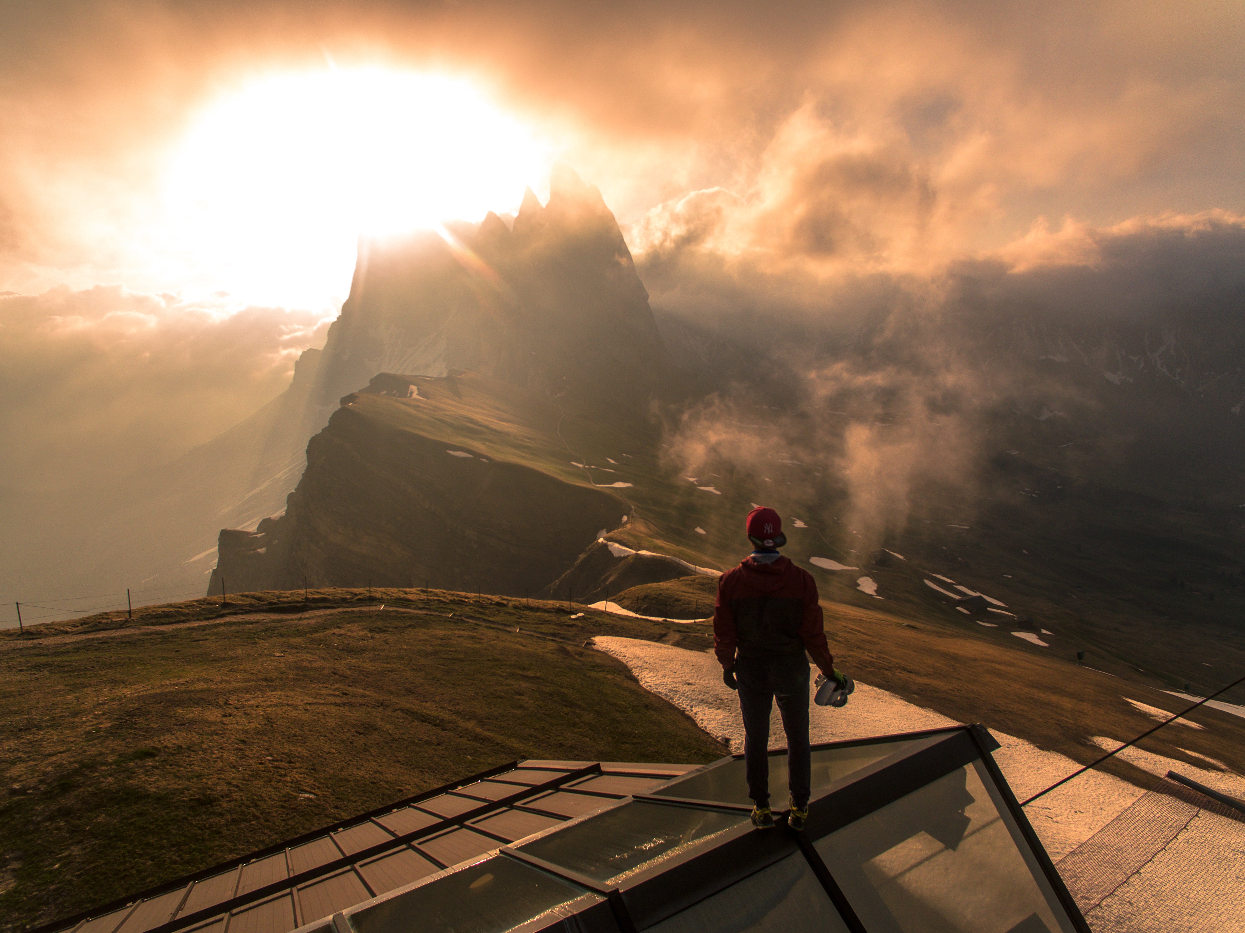 files/sunset-hike-to-the-summit.jpg